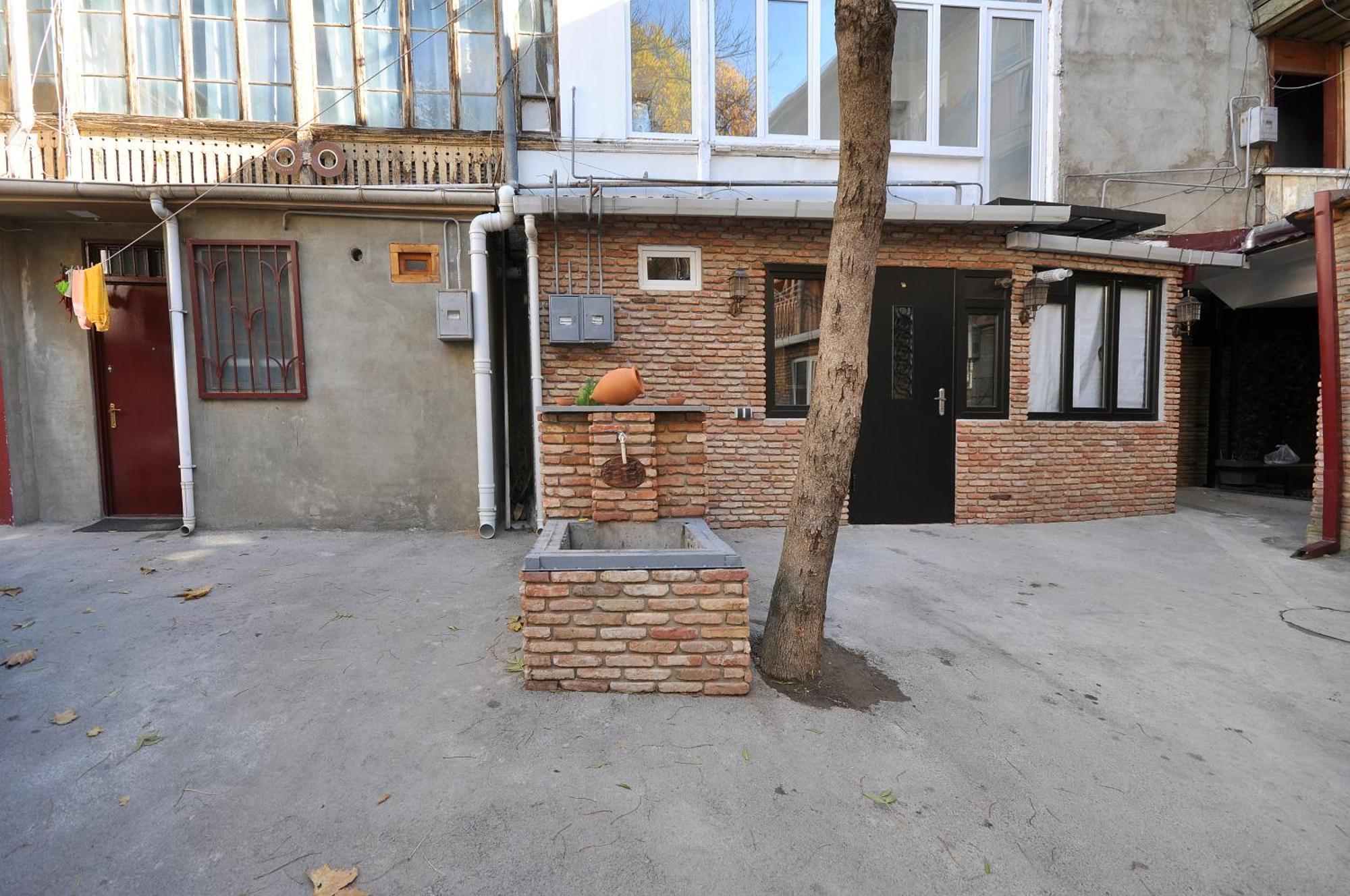 Suzi Apartments Tbilisi Esterno foto
